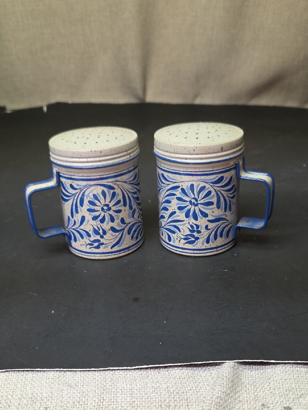 1977 Avon Country Talc Shakers
